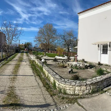 Nikilein'S House, Διαμέρισμα 150Μ Απο Την Παραλία Рода Экстерьер фото